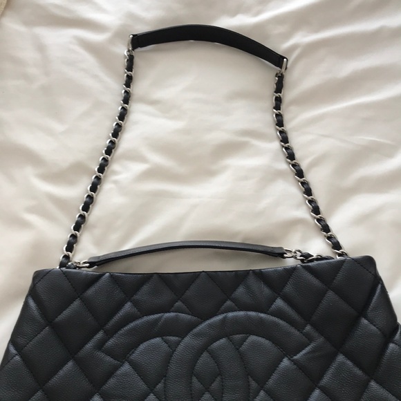 AUTHENTIC black Chanel handbag - Picture 2 of 8